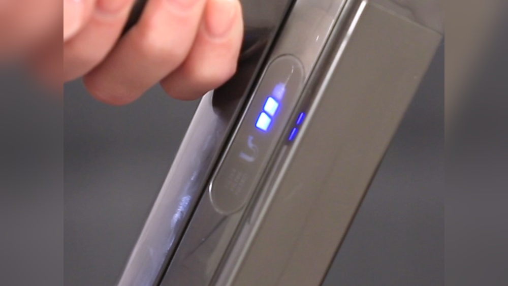 Dyson Vacuum Blinking Blue Light