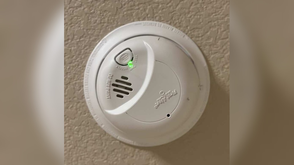 Green Light Blinking On Smoke Detector