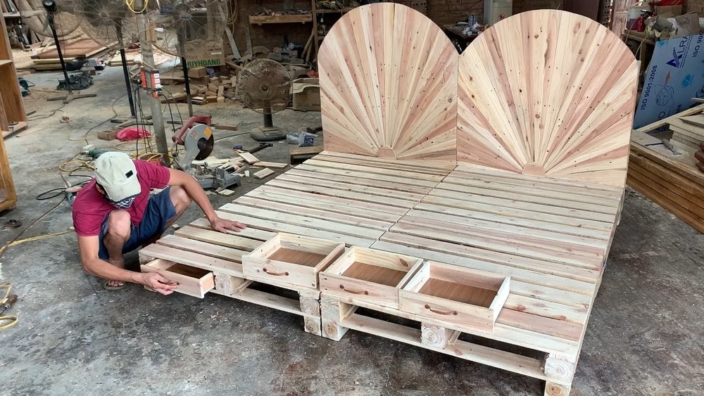 How To Make A King Size Pallet Bed