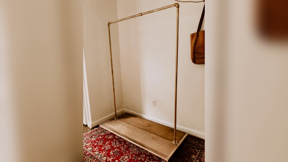 How To Make A Wooden Clothes Hanger Rack
