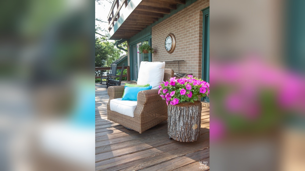 How To Turn A Tree Stump Into An Outdoor Table