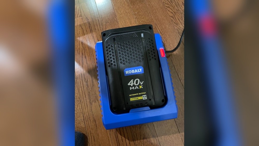 Kobalt 40V Battery Blinking Red