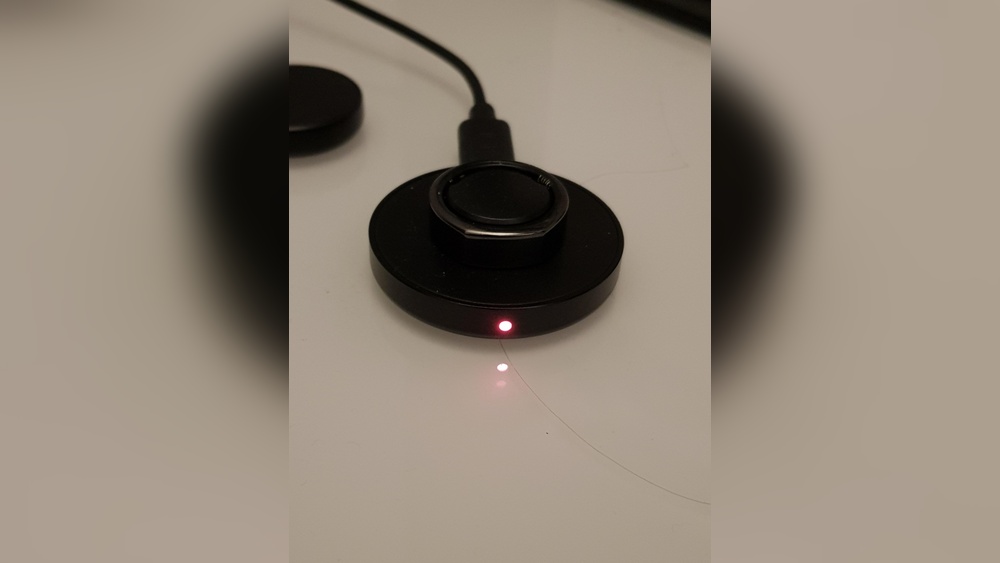 Oura Ring Charger Blinking Blue